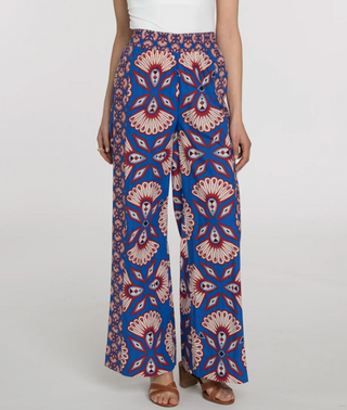 Sutton Pant Sapphire Feather