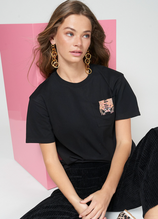 T-SHIRT TIGRE BORDADO NEGRO